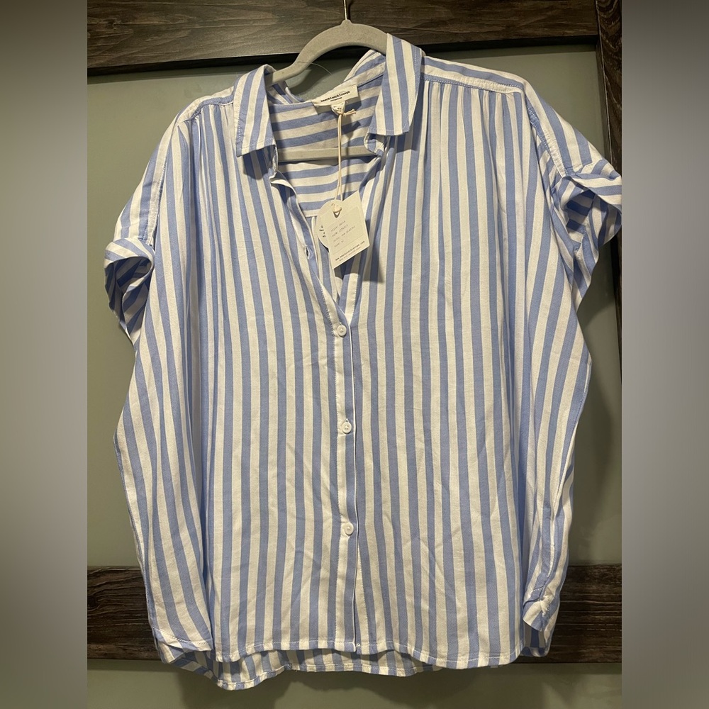 Beachlunchlounge Blue and White Casual Button Down Shirt